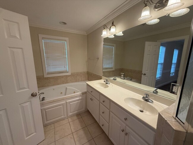 Building Photo - 4408 Cam Strader Dr NW