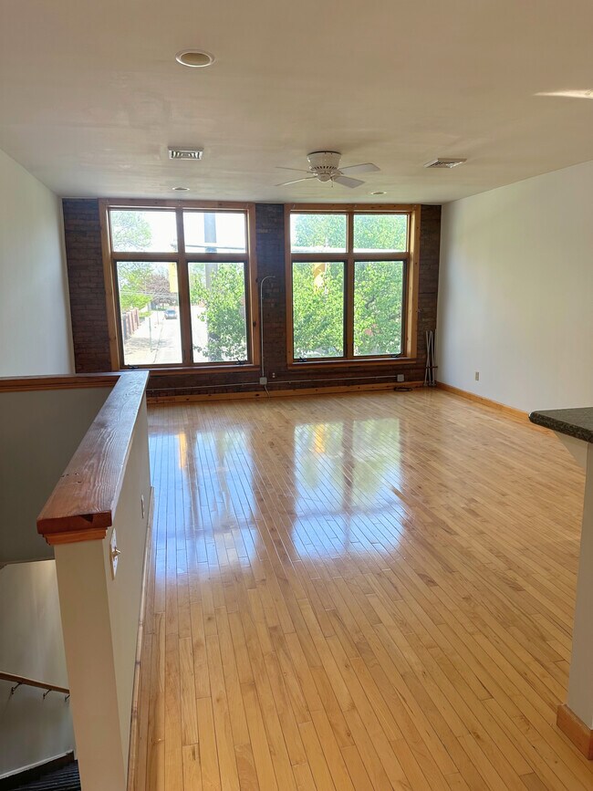 Foto del edificio - 1844 W 25th St