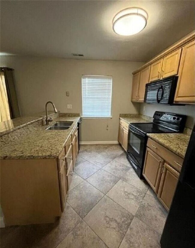 Building Photo - 2 Bedroom 2.5 Baths Condo In Columbus Station