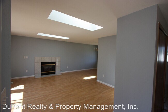 Building Photo - 3 br, 2.5 bath House - 10411 95th Street S...