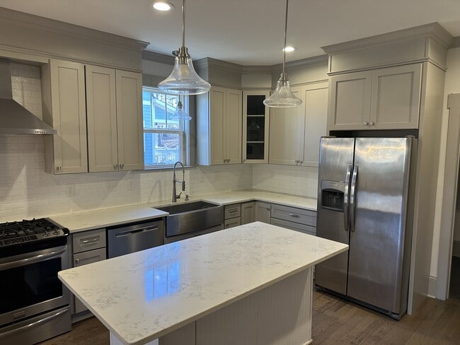 Building Photo - 2520 Greenland Ave