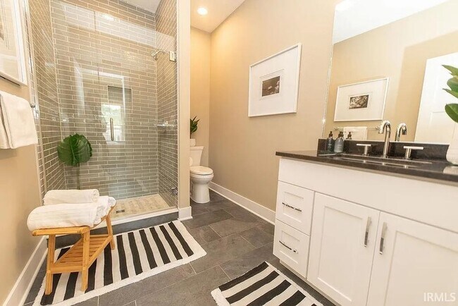 Foto del edificio - Brand New Townhome in Renwick across from ...
