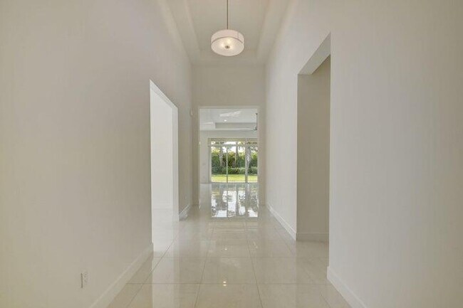 Building Photo - 12832 Veneto Springs Dr