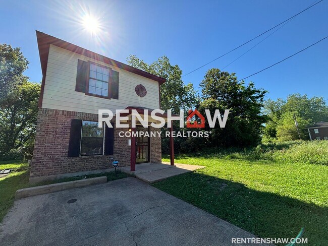 Building Photo - Text our Leasing Team at 901-820-4367 to S...