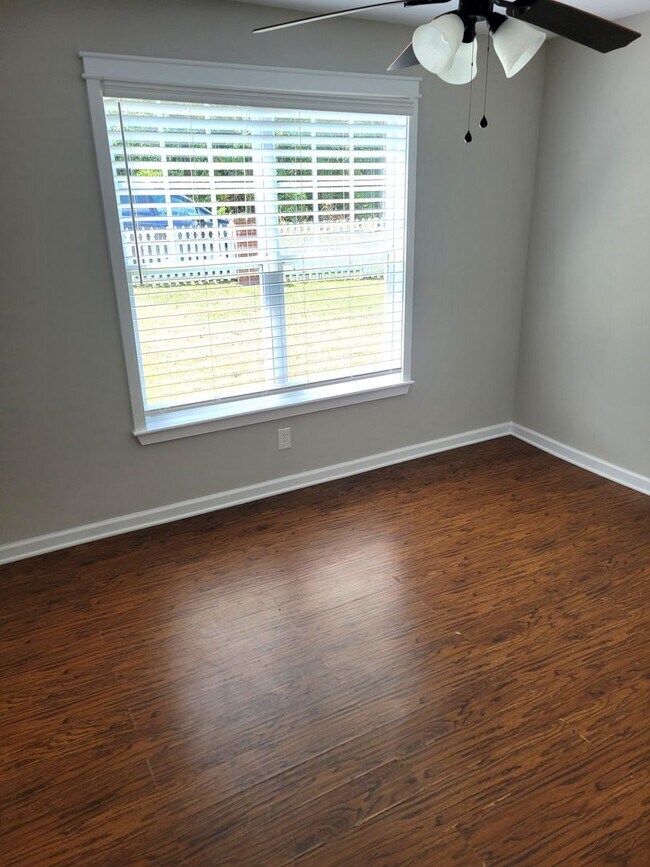 Foto del edificio - 2 Bedroom 2 Full Bathroom House Minutes fr...