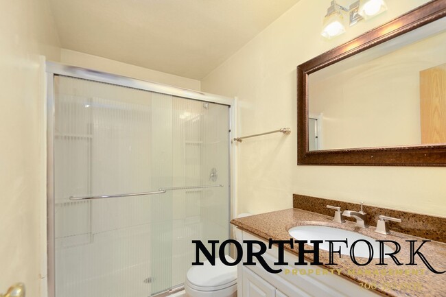 Foto del edificio - Remodeled Walking Distance to NNU