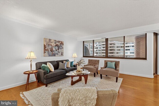 Building Photo - 4550 N Park Ave