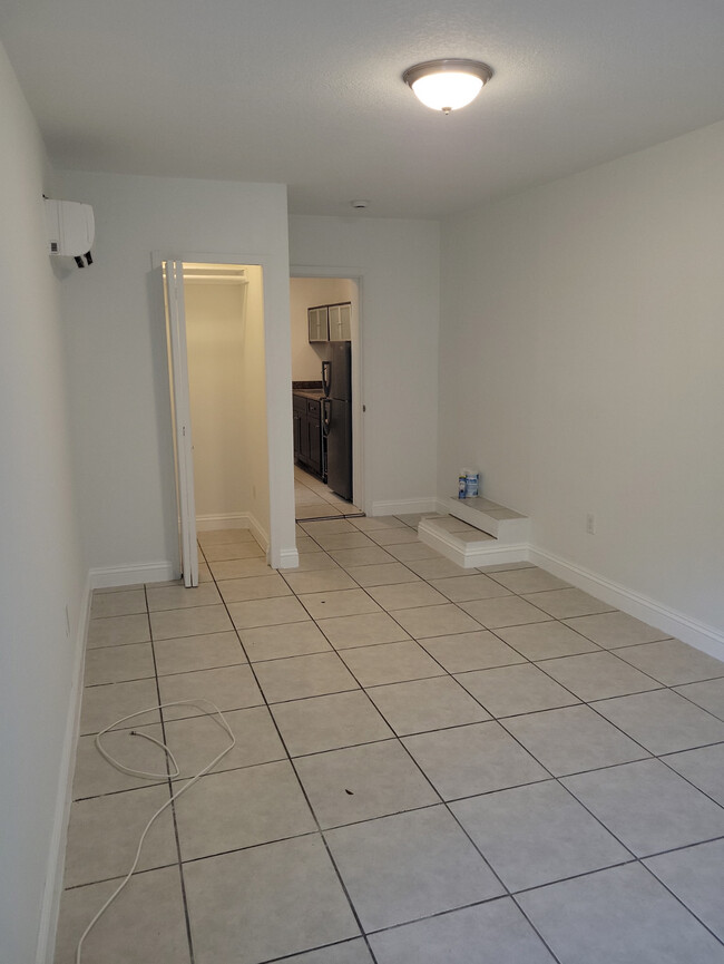 Foto del edificio - 5261 SW 4th St