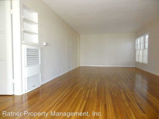 Building Photo - 15133 Dickens St