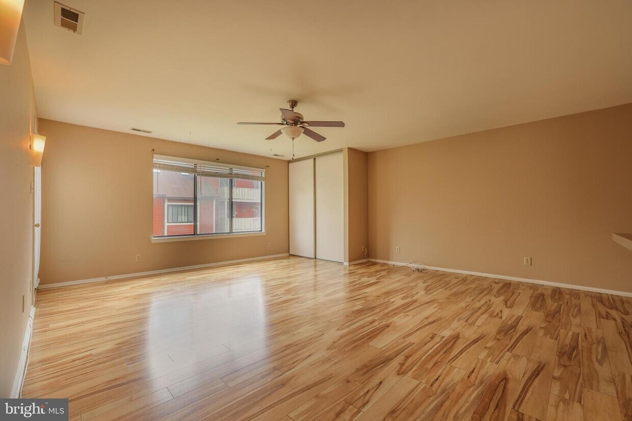 2404 Durham Ct, Mount Laurel Township, NJ 08054 Room for Rent in