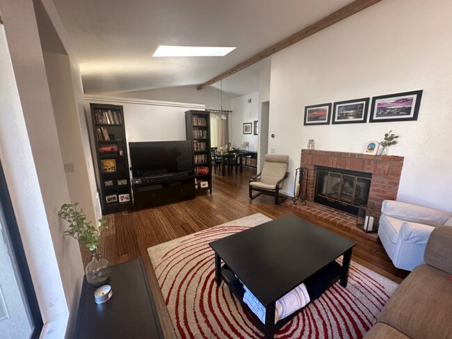Building Photo - 450 Blackfoot Ln