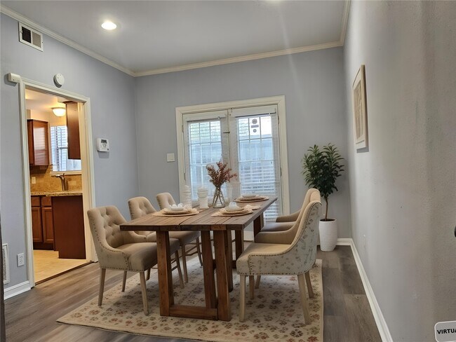 Foto del edificio - 11710 Southlake Dr