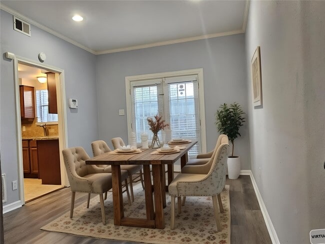 Building Photo - 11710 Southlake Dr