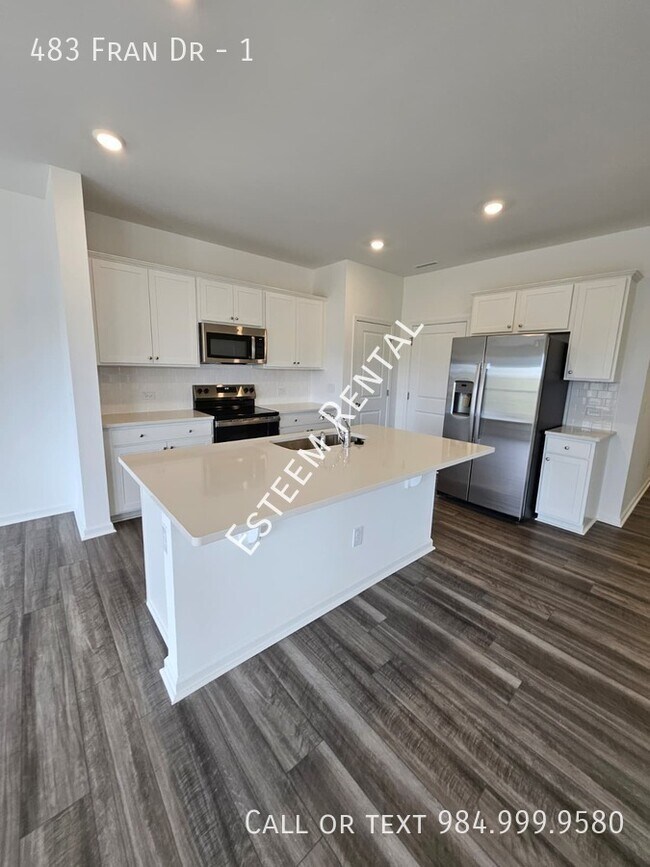 Foto del edificio - 483 Fran Dr