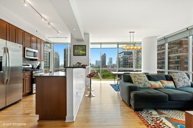 Foto del edificio - 1201 S Prairie Ave
