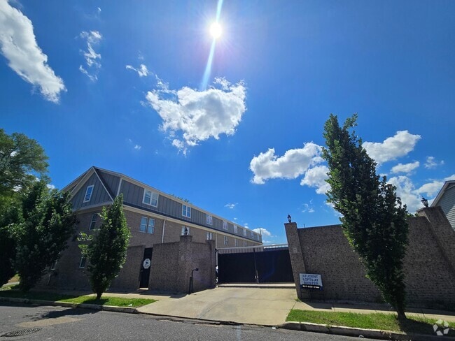 Front of Townhomes - Student Lofts at Brister