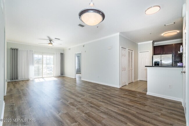 Foto del edificio - 4917 Key Lime Dr