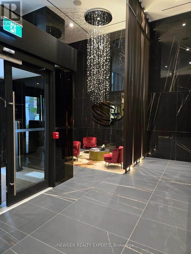 Photo principale - 11-4811 Yorkville Ave