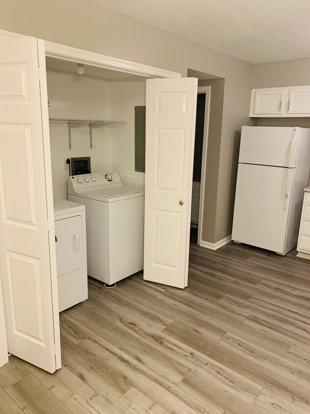 Foto del edificio - 102 Rolling Acres Unit C