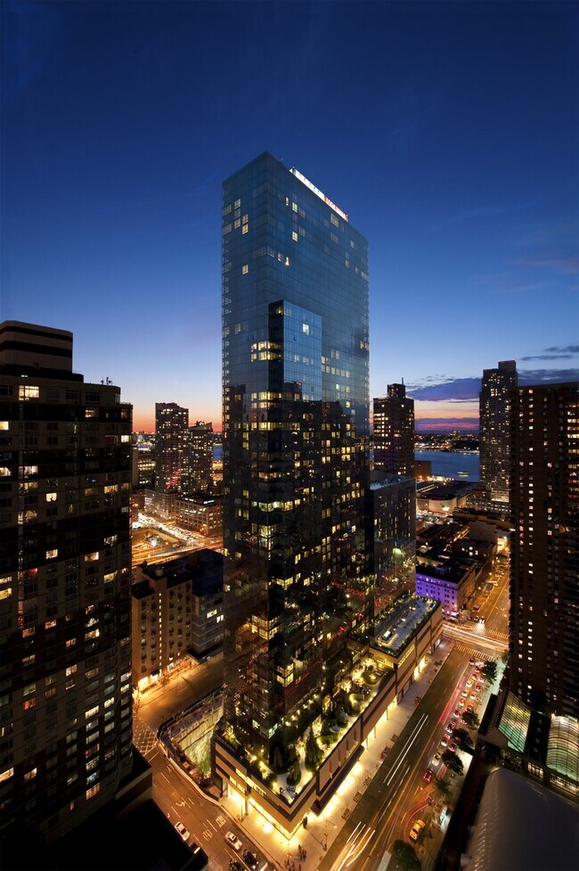 Foto del edificio - 450 W 42nd St