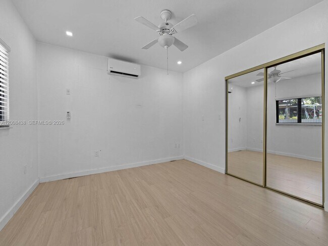 Foto del edificio - 252 E 36th St