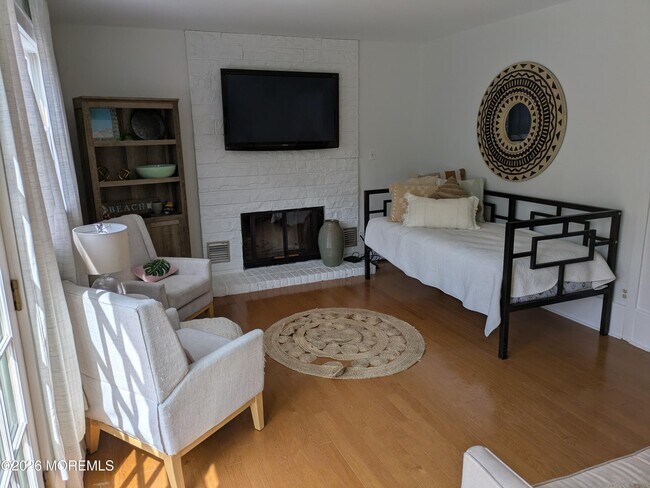 Foto del edificio - 2113 Edgewood Pl