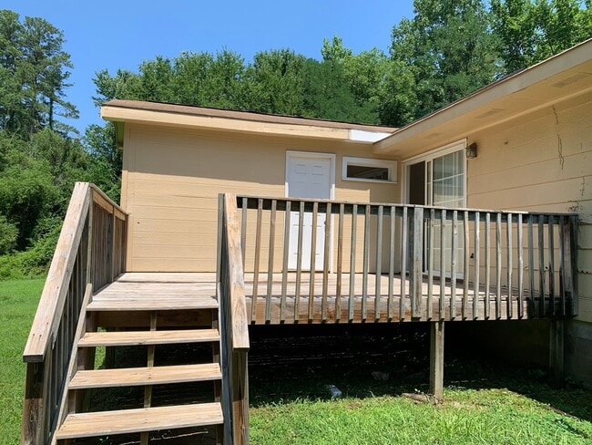 Building Photo - 4813