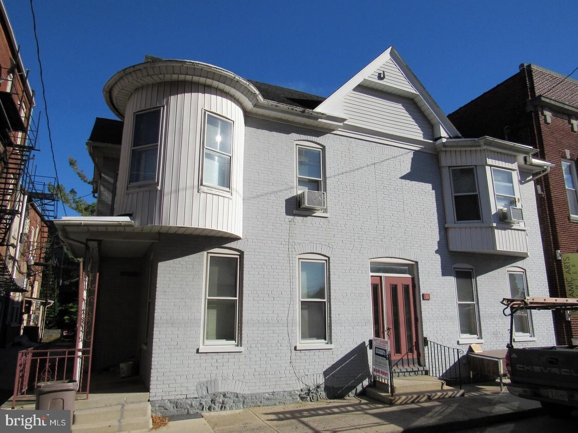 11 S Church St, Waynesboro, PA 17268 House for Rent in Waynesboro, PA