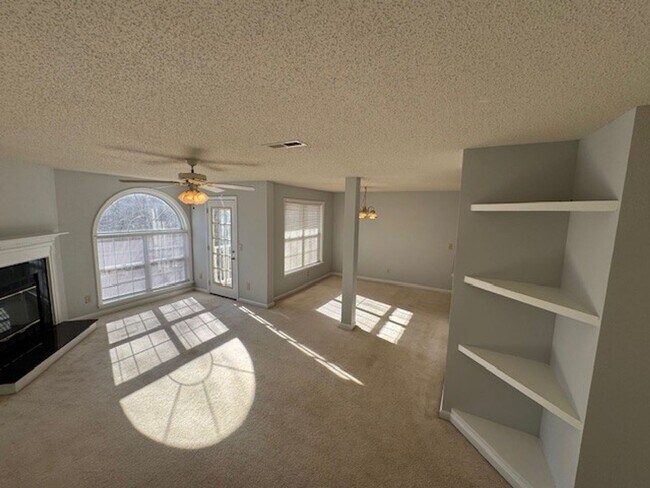 Foto del edificio - ****** HALF OFF FIRST FULL MONTH OF RENT!! ******