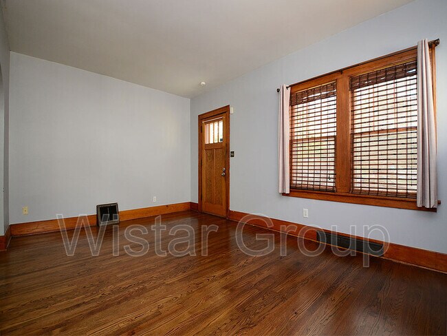 Building Photo - 4686 Woolworth Ave