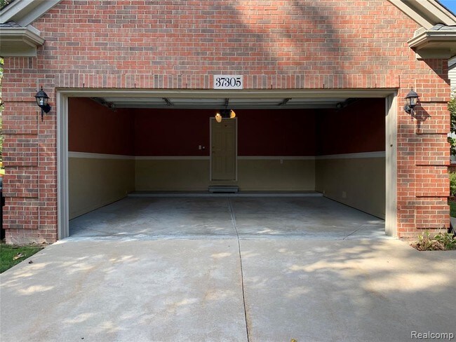 Building Photo - 37305 Ryan Rd