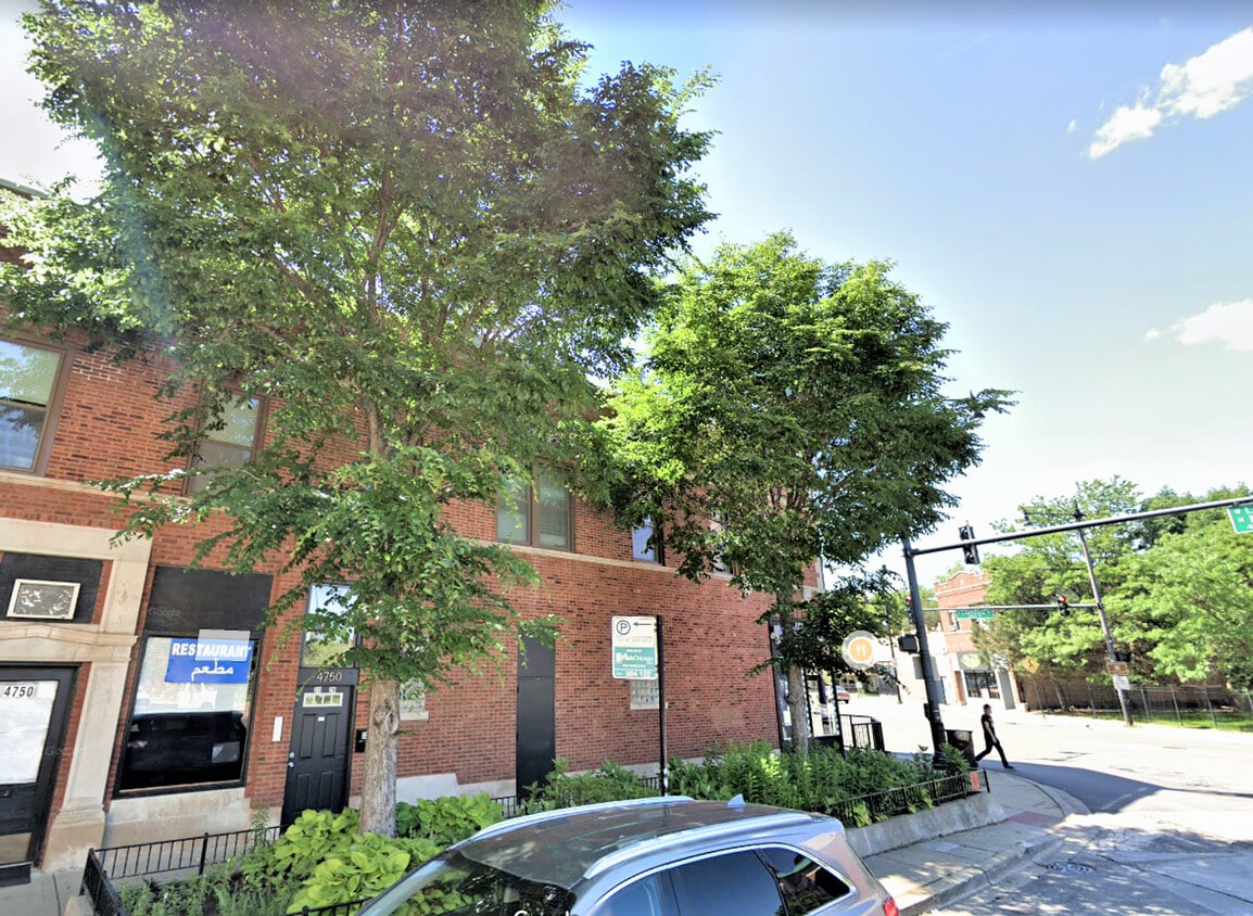 Primary Photo - 4461 W Lawrence Ave