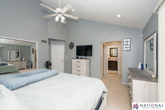 Foto del edificio - 37709 Glengrove Dr