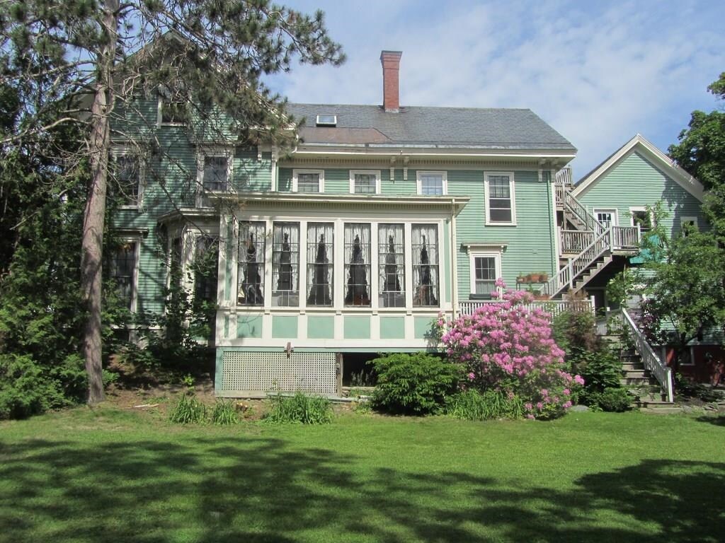 Building Photo - 135 Cedar St