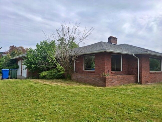 Building Photo - STATUS: AVAILABLE |R274B| $2195