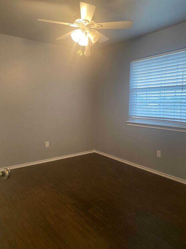 Foto del edificio - 150 Hunters Circle, Weatherford, TX  76088