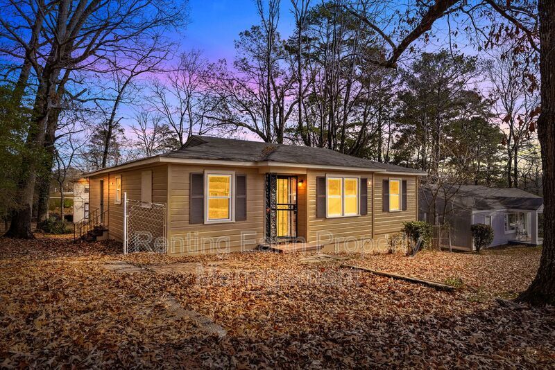 Foto principal - 1317 Glenwood St NW