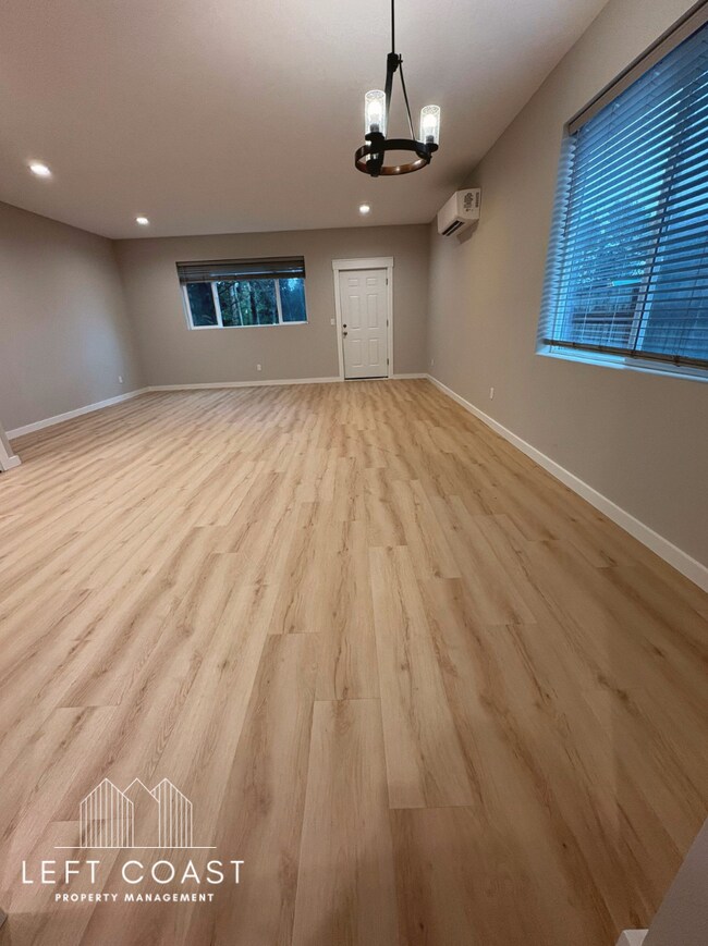 Foto del edificio - 425 SE Inlet Ave