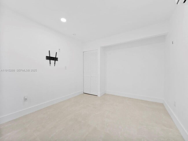 Building Photo - 19850 Franjo Rd