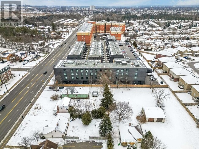Building Photo - 1800 Simcoe St N