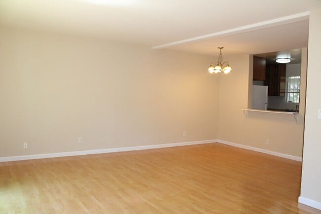 Building Photo - 507 Chabre Ct