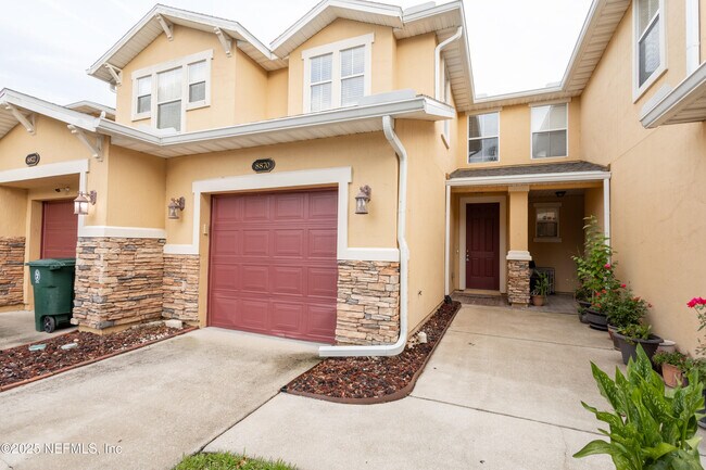 Building Photo - 8870 Inlet Bluff Dr