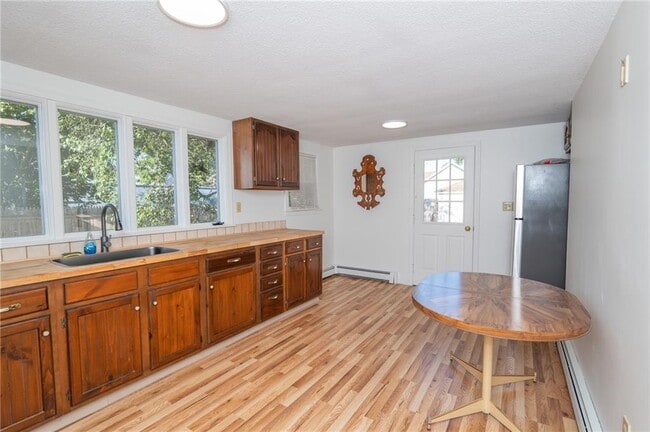 Building Photo - 137A Kingstown Rd