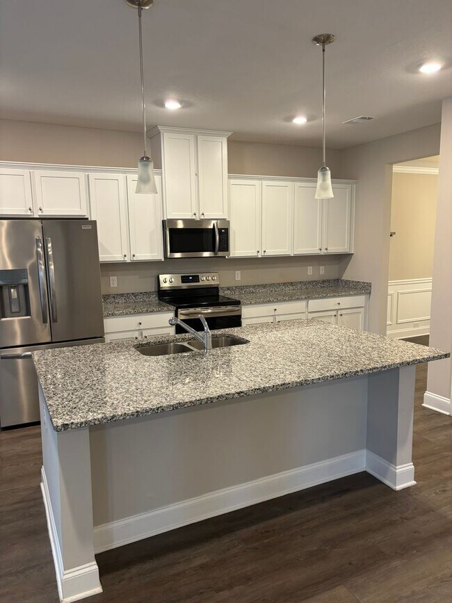 Building Photo - Welcome Home! Located in Lexington Hill Subdivision