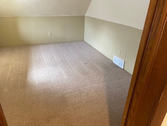 Building Photo - 4 bedroom 1.5 bath house in Tama Iowa