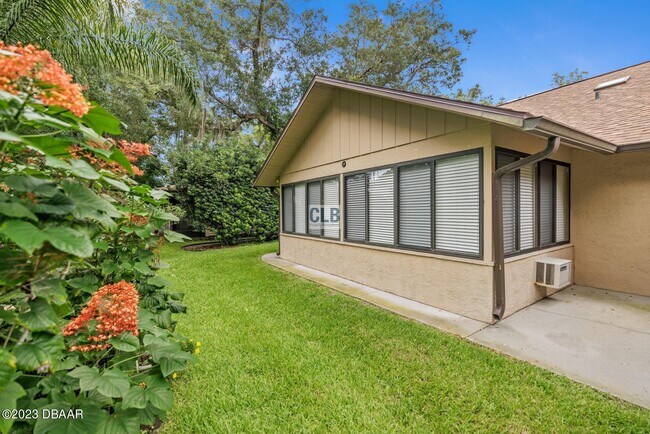 Building Photo - 6177 Sequoia Dr