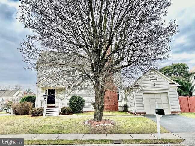 Building Photo - 6517 Summerton Way