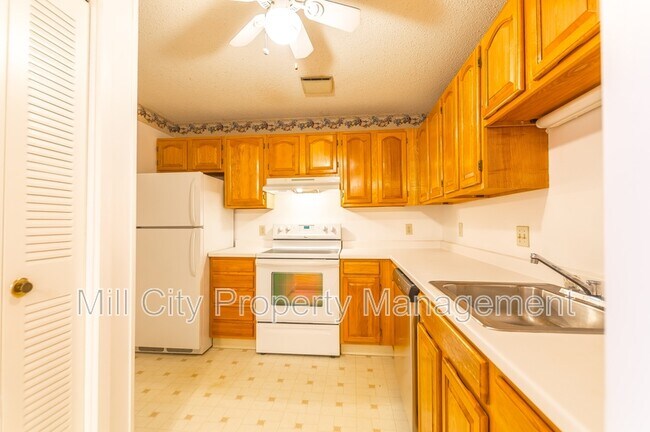 Foto del edificio - 8 Northbrook Dr