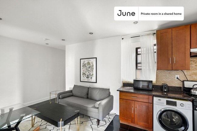 Building Photo - Room in Shared 3 bed/2 bath home