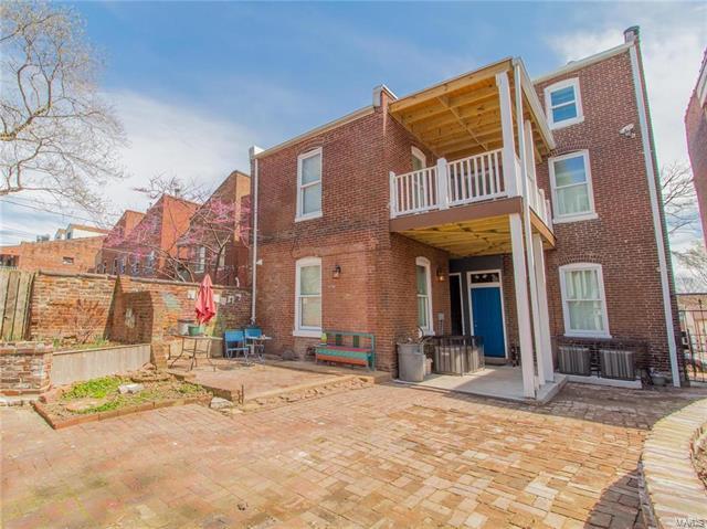 Building Photo - 2111 Menard St